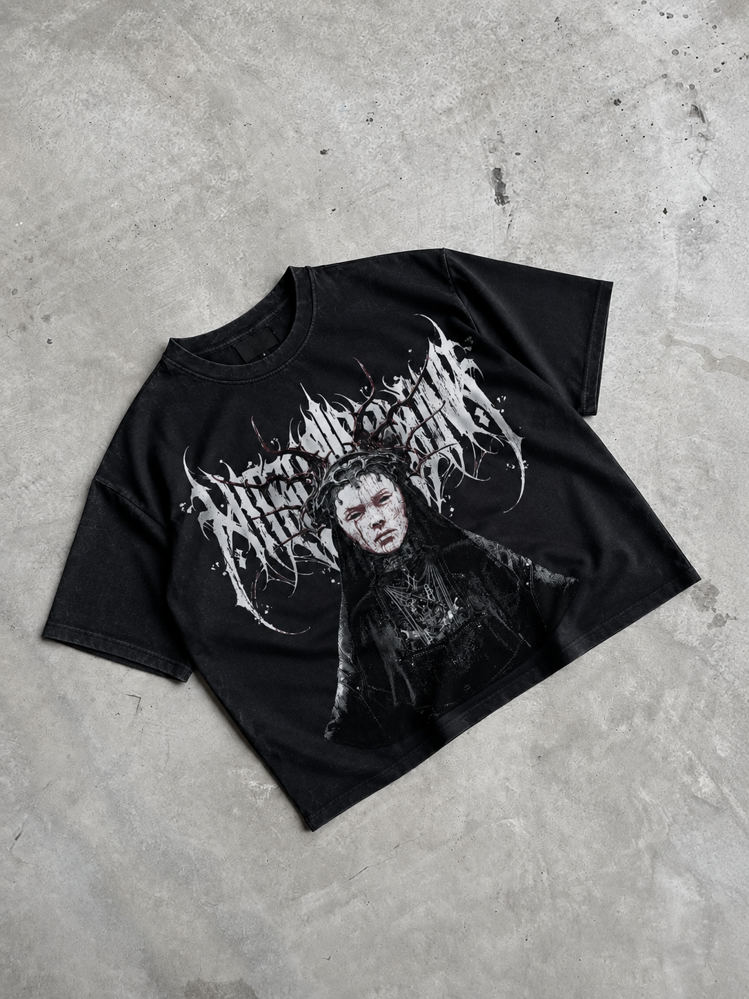 CURSED QUEEN CROPPED OVERSIZED T-SHIRT